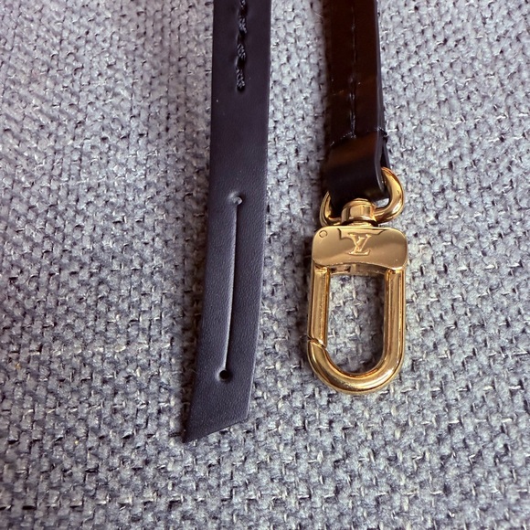 Louis Vuitton leather pochette strap - Picture 3 of 4